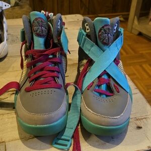 Nike Lunar Raid Gray Wolf Sneakers. Hyper Gray Teal Bright
